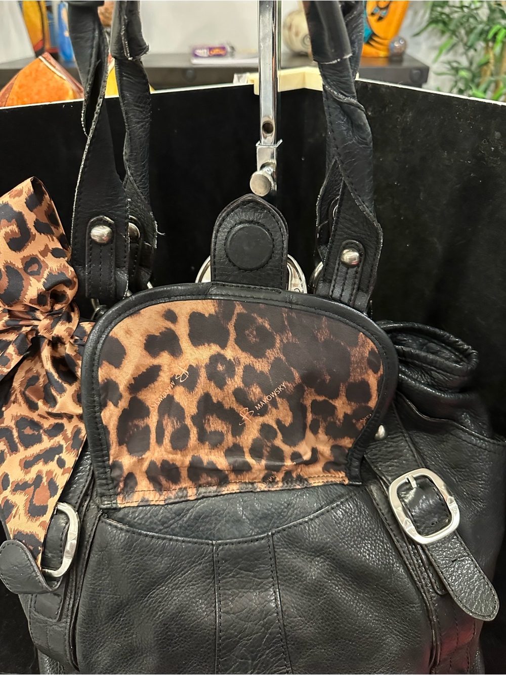 b. makowsky #230 Vintage Leather Black Shoulder Satchel with leopard interior - Picture 4 of 16